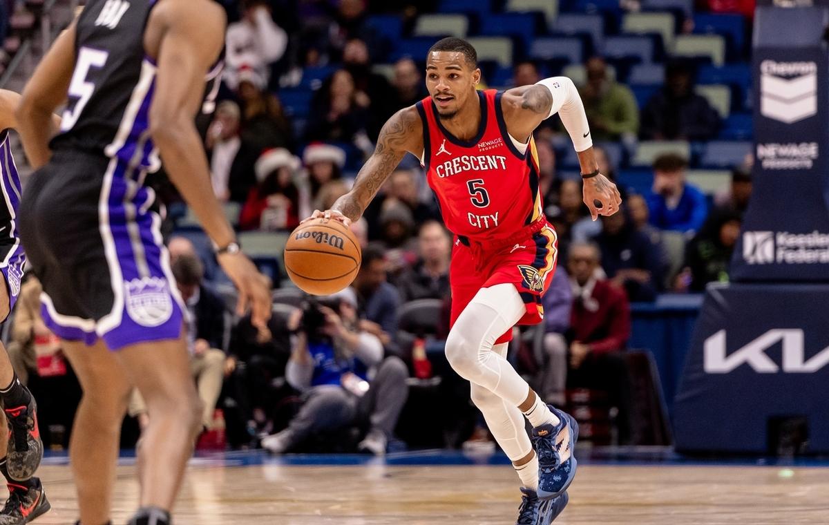 体育赛事-比赛局势复杂引发热议！，穆雷在C9比赛中持续失利观众掌声雷动-体育赛事